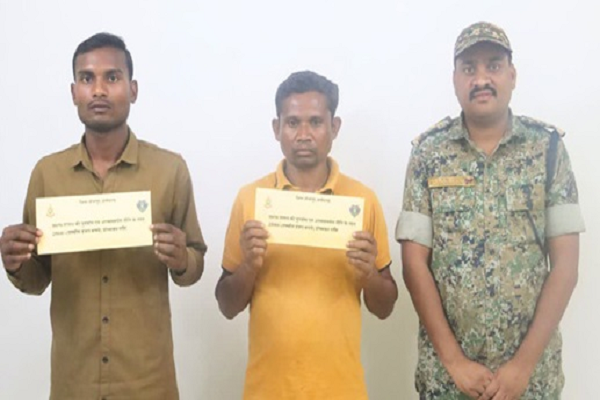 2 नक्सली मिलिशिया प्लाटून सदस्य ने किया आत्मसमर्पण