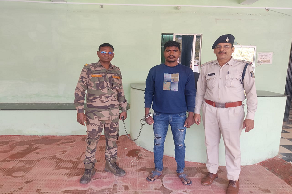 कबीरधाम पुलिस का नशे के कारोबार पर लगातार प्रहार जारी, उड़ीसा-छत्तीसगढ़ बॉर्डर नेटवर्क से जुड़े एक और आरोपी की गिरफ्तारी  