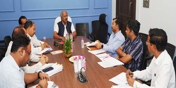 राजधानी में यातायात सुधार को लेकर बृजमोहन ने ली उच्च स्तरीय बैठक