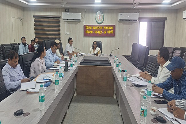 कलेक्टर ने सर्व निर्माण एजेंसी की ली बैठक