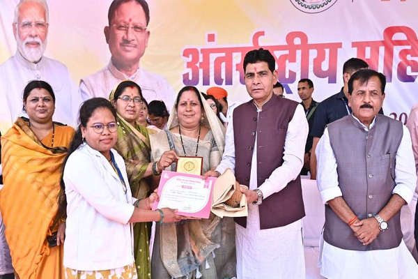 महिलाओं की समृद्धि से ही होगी प्रदेश की उन्नति : टंकराम वर्मा