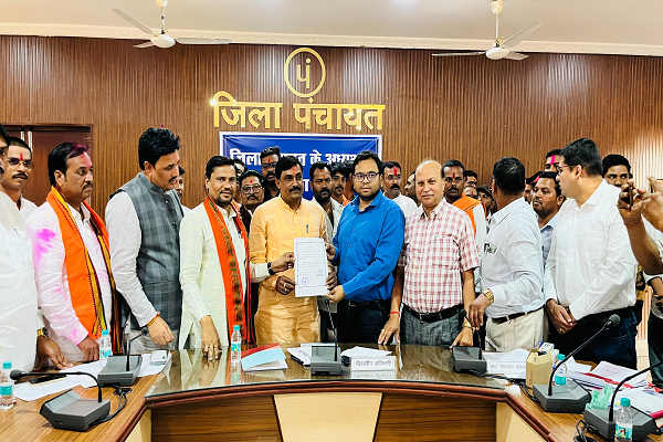 श्री कैलाश चंद्रवंशी निर्विरोध बने जिला पंचायत कबीरधाम के उपाध्यक्ष 