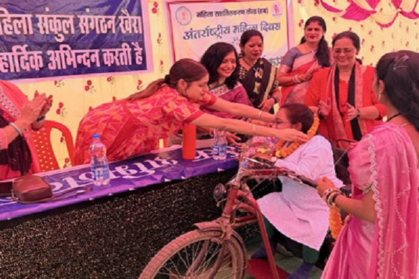 महिला-पुरुष एक सिक्के के दो पहलू: डॉ. एकता लंगेह