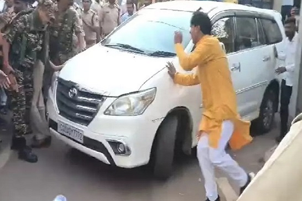 ईडी की कार्रवाई के दौरान हंगामा और पथराव, 25 लोगों के खिलाफ FIR