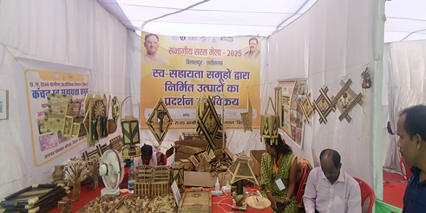 संभागीय सरस मेले को मिल रहा अच्छा प्रतिसाद