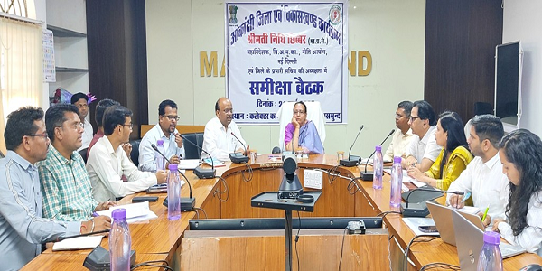 नीति आयोग महानिदेशक ने की आकांक्षी जिलों के प्रगति सूचकांकों की समीक्षा