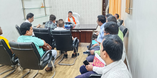 महापौर ने एसईसीएल, पीएचई व सीएससीबी के अधिकारियों की ली बैठक