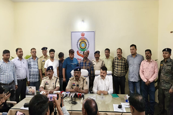 तहसीलदार से लूट के चार आरोपी गिरफ्तार