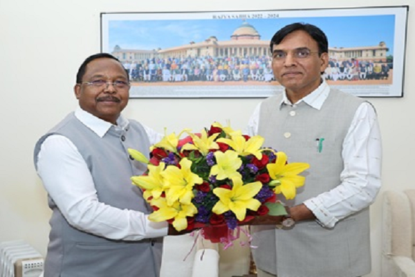 रामविचार नेताम ने केन्द्रीय मंत्री मनसुख मंडाविया से की मुलाकात