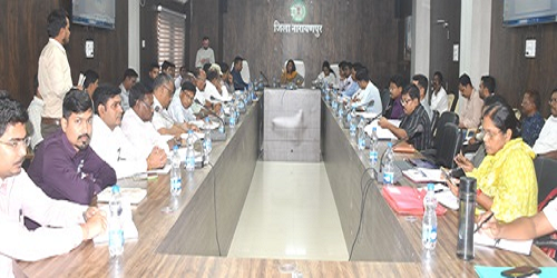 राजस्व अधिकारी राजस्व प्रकरणों का शीघ्र निराकरण करें : कलेक्टर