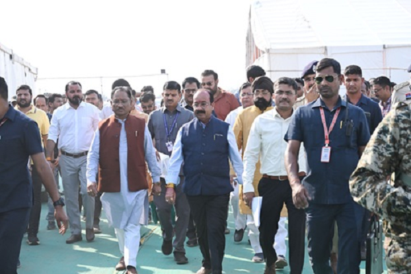 प्रधानमंत्री के बिलासपुर दौरे की तैयारियों का मुख्यमंत्री ने कार्यक्रम स्थल पर पहुँचकर लिया जायजा