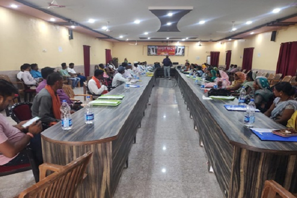 मनेंद्रगढ़ में नवनिर्वाचित सरपंचों के लिए अभिमुखीकरण प्रशिक्षण कार्यक्रम आयोजित