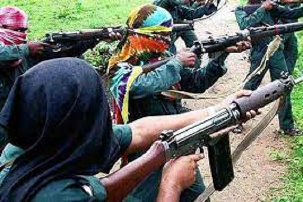 पीएम नरेंद्र मोदी के दौरे से पहले बीजापुर में 50 नक्सलियों ने किया सरेंडर, सीएम ने दी बधाई