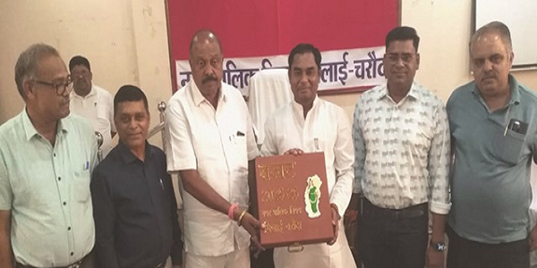 महापौर निर्मल कोसरे ने पेश किया 334 करोड रुपए लाभ का बजट, सदन ने किया पारित