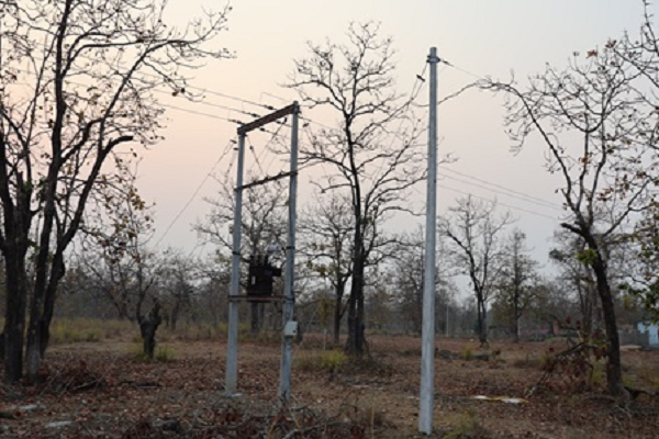 नियद नेल्लानार योजनार्न्तगत पुसकोंटा के ग्रामीणों को मिली बिजली और पानी की सौगात