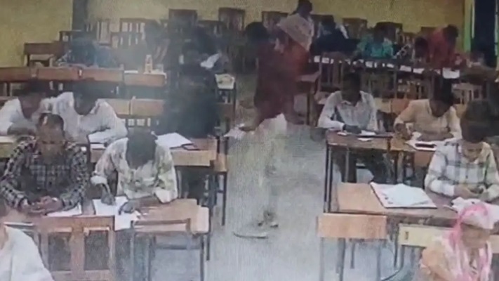 प्रैक्टिकल परीक्षा में खुलेआम नकल