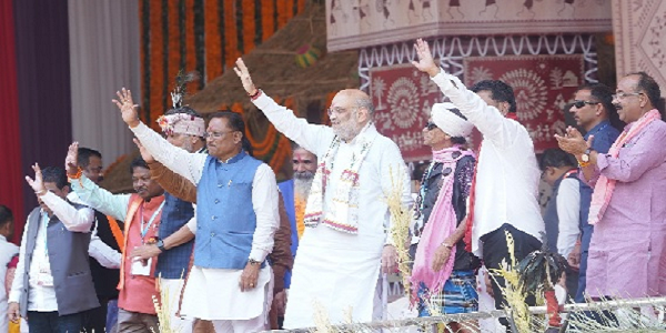 केंद्रीय गृह मंत्री का ऐलान: हर नक्सल मुक्त गांव को मिलेगी 1 करोड़ रुपए की विकास निधि