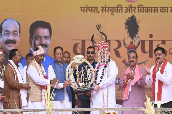 बस्तर के लोग अब विकास की ओर: नक्सलवाद के खात्मे के साथ लौटेंगे बस्तर के सुनहरे दिन : साय