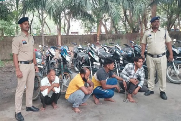  चोरी की 16 बाइक के साथ चार गिरफ्तार