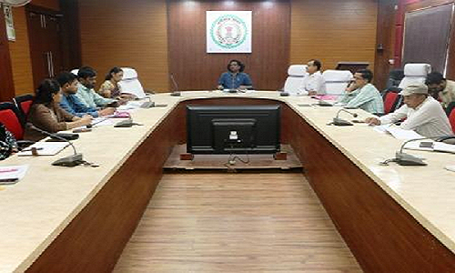 कलेक्टर ने ली महिला व बाल विकास विभाग की समीक्षा बैठक, आंगनबाड़ी केंद्रों के सुदृढ़ संचालन पर दिया जोर