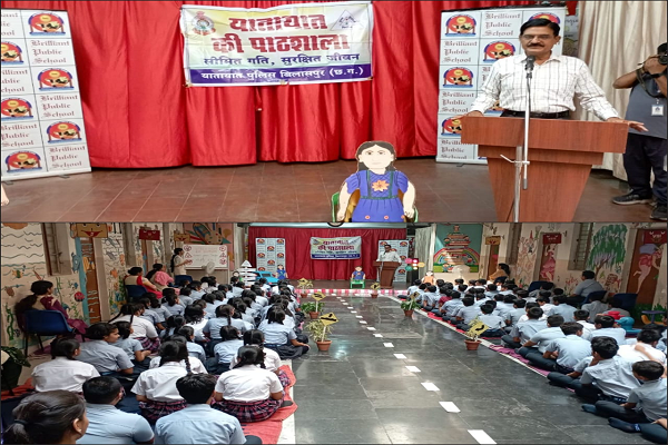  बिलासपुर पुलिस अधीक्षक श्री राजनेश सिंह  की अवधारणा है कि विद्यार्थी स्कूली पाठ्यक्रम के साथ-साथ यातायात के नियमों से भी वाकिफ होl