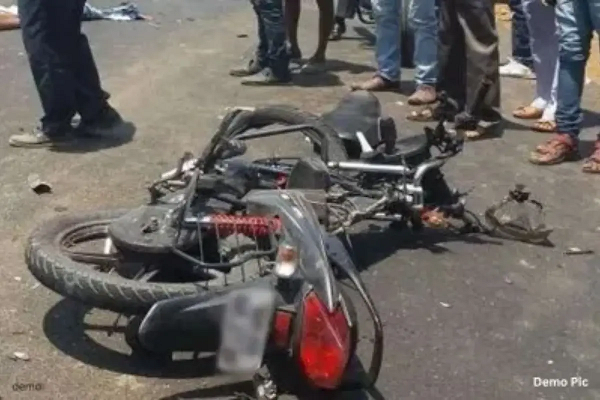 भाई के साथ गई थी अपनी शादी का कार्ड बांटने, घर आई युवती की लाश, छाया मातम