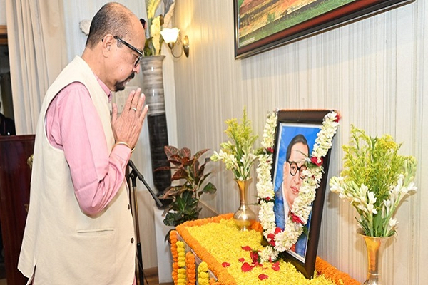 राज्यपाल ने डॉ. भीमराव अंबेडकर को दी श्रद्धांजलि