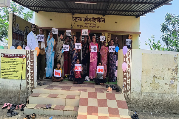 आयुष्मान आरोग्य मंदिर के 7 वा वर्ष गांठ मनाया गया स्वास्थ शिविर का आयोजन डॉ नेतराम नवरत्न