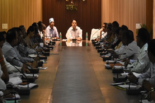 सुशासन तिहार में प्राप्त आवेदनों का गुणवत्तापूर्ण निराकरण सुनिश्चित हो: कलेक्टर चन्द्रवाल