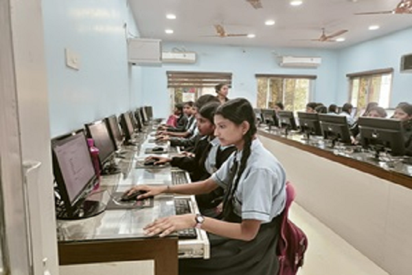 हेल्थ केयर एवं आई.टी. ट्रेड में 10 दिवसीय इंटर्नशिप कार्यक्रम संपन्न