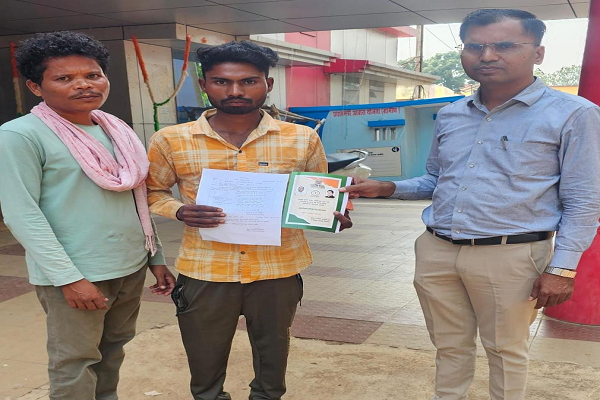 सुशासन तिहार के अंतर्गत शम्भूनाथ कश्यप के आवेदन का निराकरण: राशनकार्ड में परिवार के दो सदस्यों का नाम जोड़ने पर सरकार को दिया धन्यवाद