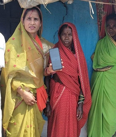 प्रधानमंत्री आवास सर्वे व भूमिपूजन कार्यक्रम में शामिल हुई जिला पंचायत अध्यक्ष
