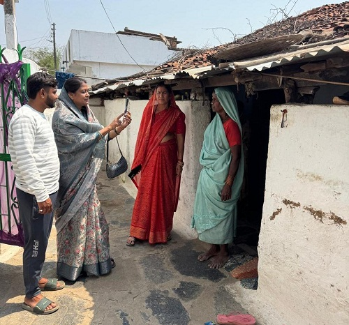 विभा विमल साहू ने प्रधानमंत्री आवास योजना का किया सर्वेक्षण