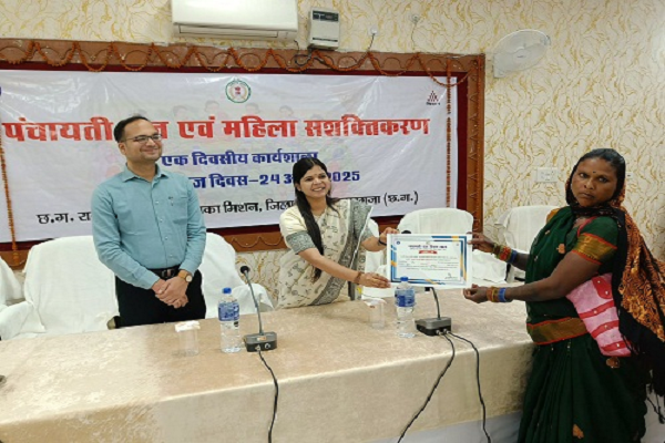 स्व-सहायता समूह की महिलाएं कर रही हैं ग्राम पंचायतों का नेतृत्व