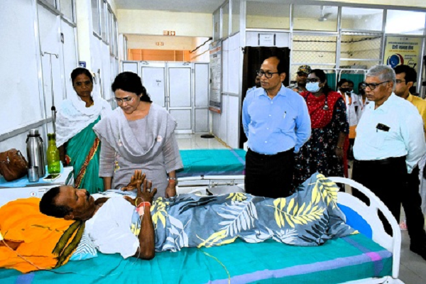 कलेक्टर ने जिला चिकित्सालय का निरीक्षण कर व्यवस्थाओं का लिया जायजा