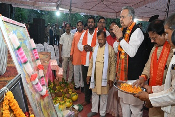 लोहार समाज देश के विकास में अपनी भागीदारी और योगदान निभा रहा : डॉ. रमन सिंह