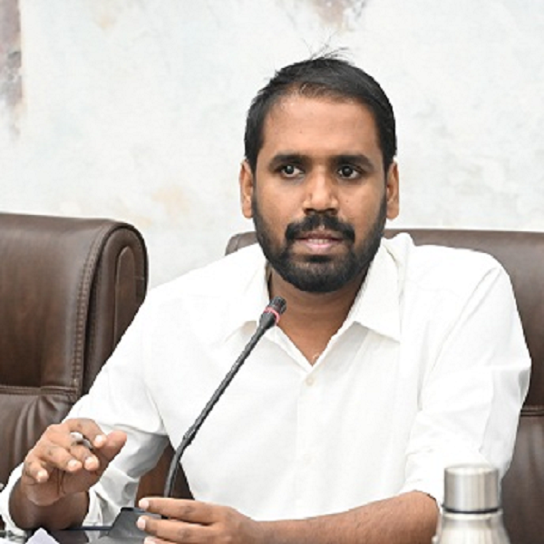 सुशासन तिहार के आवेदनों के निराकरण की हुई गहन समीक्षा