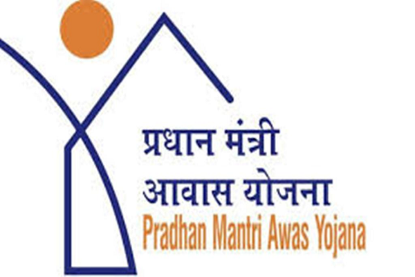 पीएम आवास योजना में लापरवाही करने वाले 25 आवास मित्रों की सेवाएं की गई समाप्त