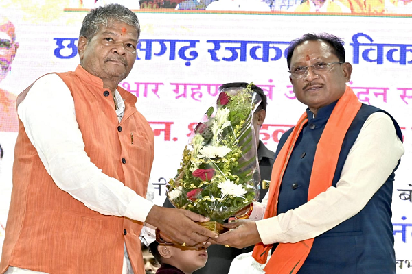  मुख्यमंत्री श्री साय छत्तीसगढ़ रजककार विकास बोर्ड  के नवनियुक्त अध्यक्ष के पदभार ग्रहण कार्यक्रम में हुए शामिल