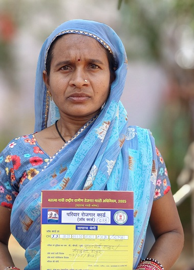 सुशासन तिहार में गनेश्वरी और नूतन बाई की समस्या का हुआ त्वरित समाधान, मिला जाॅबकार्ड