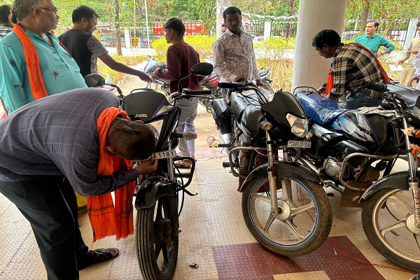  कवर्धा जिले में 14 से 17 मई तक एचएसआरपी शिविर, पुराने वाहनों के लिए नंबर प्लेट लगवाना अनिवार्य