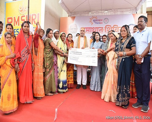 महिलाओं को स्वरोजगार और युवाओं को रोजगार से जोड़ने की पहल