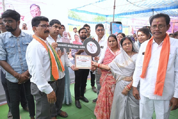 सौगातों से भरा रहा पेंडरवानी और सिरसिदा का समाधान शिविर