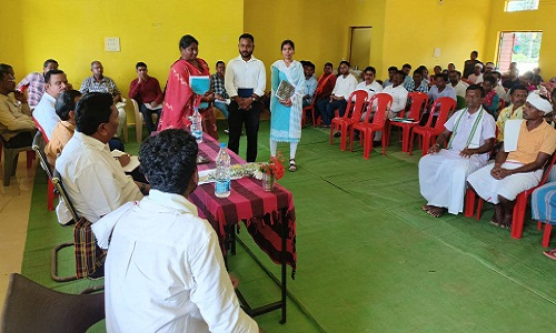 कमिश्नर ने सामुदायिक स्वास्थ्य केन्द्र का किया औचक निरीक्षण