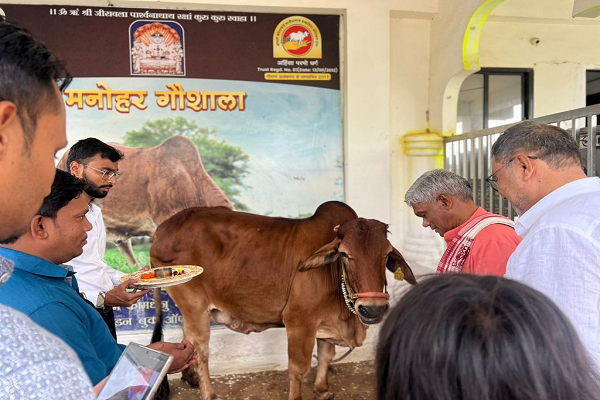 मनोहर गौशाला पहुंचे राज्य गौसेवा आयोग अध्यक्ष, कहा: यह स्थान अद्वितीय