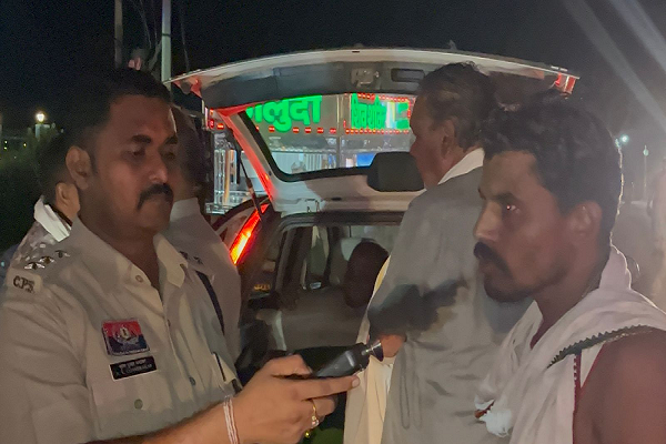 शराब पीकर वाहन चलाने वालों पर कबीरधाम पुलिस की सख्त कार्यवाही, पुलिस अधीक्षक श्री धर्मेंद्र सिंह स्वयं उतरे सड़क पर