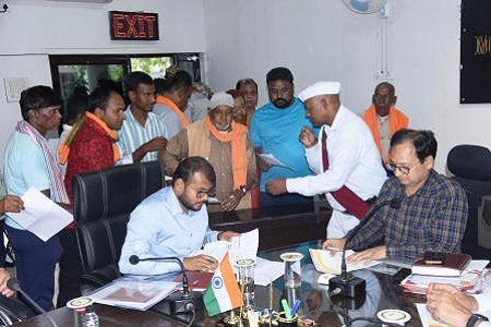 कलेक्टर ने जनदर्शन में सुनी लोगों की समस्याएं