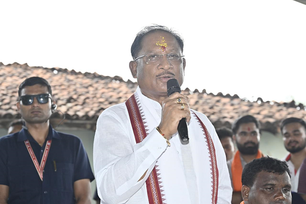  मुख्यमंत्री की चौपाल: कांकेर जिले के मांदरी गांव में उतरा मुख्यमंत्री का उड़नखटोला