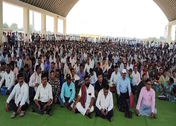 युक्तियुक्तकरण के खिलाफ शिक्षकों का प्रदर्शन, टीएस सिंहदेव ने सरकार पर बोला हमला