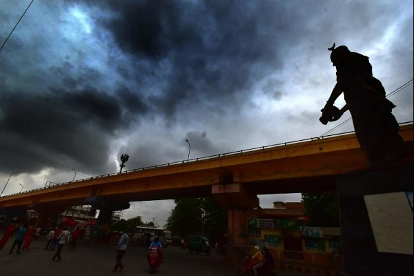  छत्तीसगढ़ में बदला मौसम का मिजाज: रायपुर समेत कई जिलों में बारिश के आसार